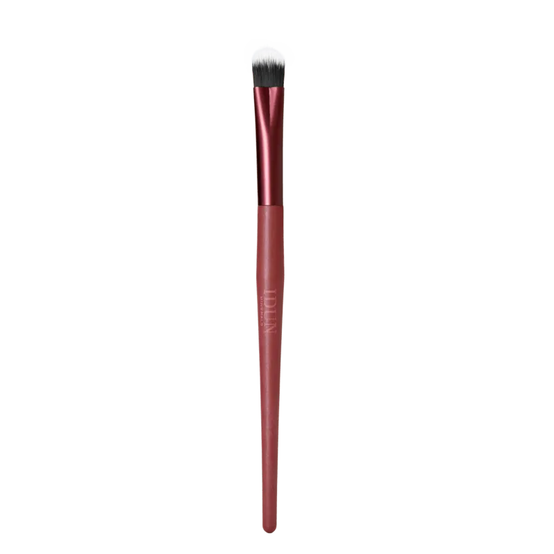 IDUN Minerals Pro Triangle Concealer Brush 1