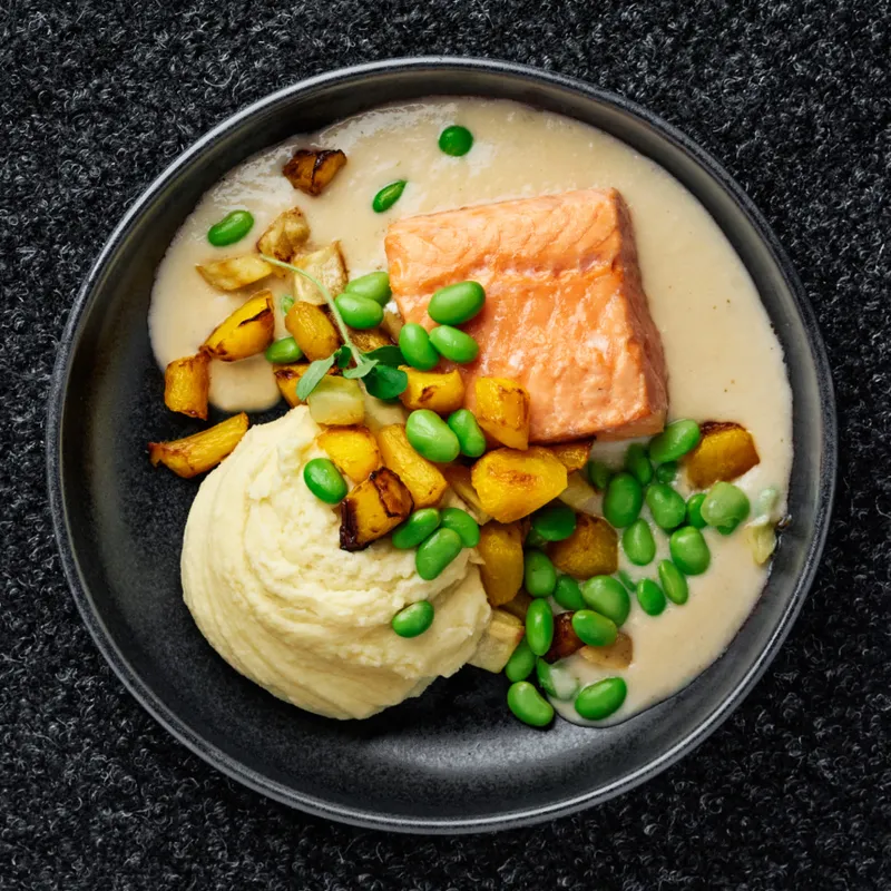 Laxfilé med pepparrotssås och med potatismos