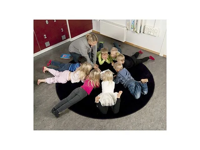 Matta rund 150 cm svart