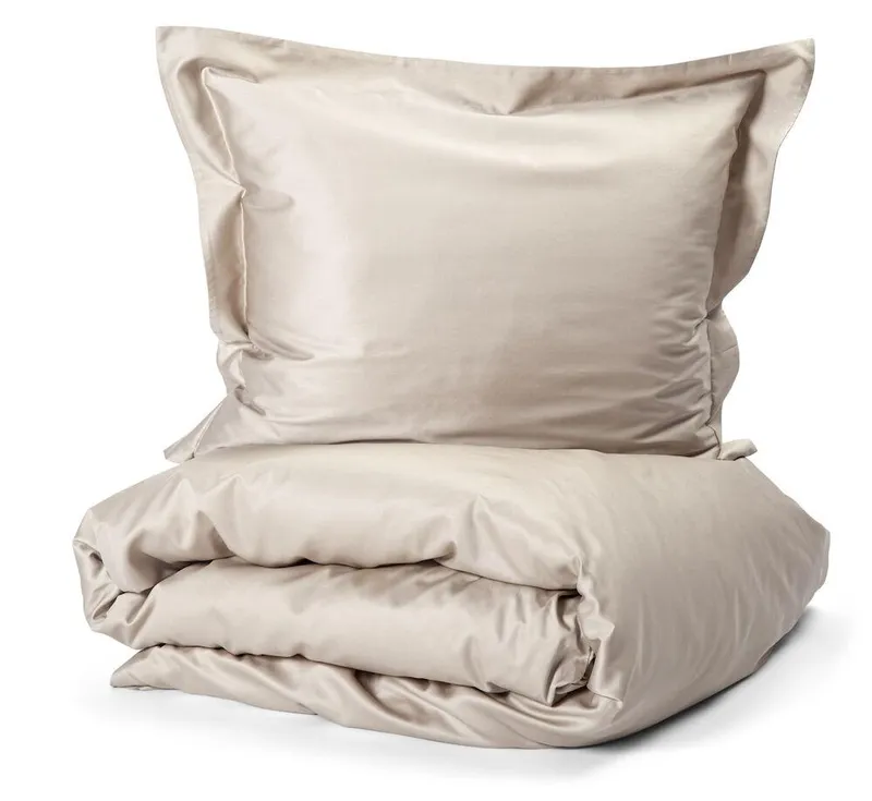 Kosta Örngott – Manchester Satin 50x60cm Beige utvald av Glasprinsen