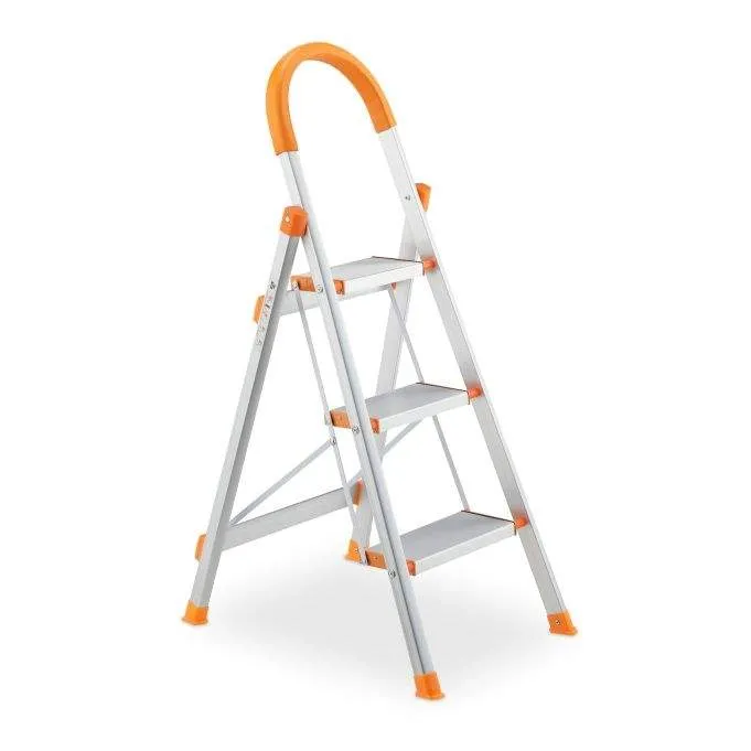 Fällbar stege med handtag
