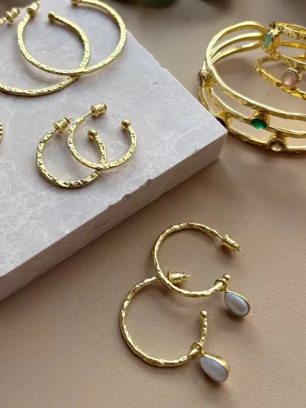 Örhänge Boho Hoops med droppe av pärla - Azuni