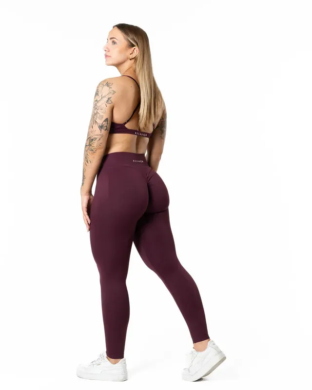 Aura Seamless Scrunch Tights - Fig Red (#8943)