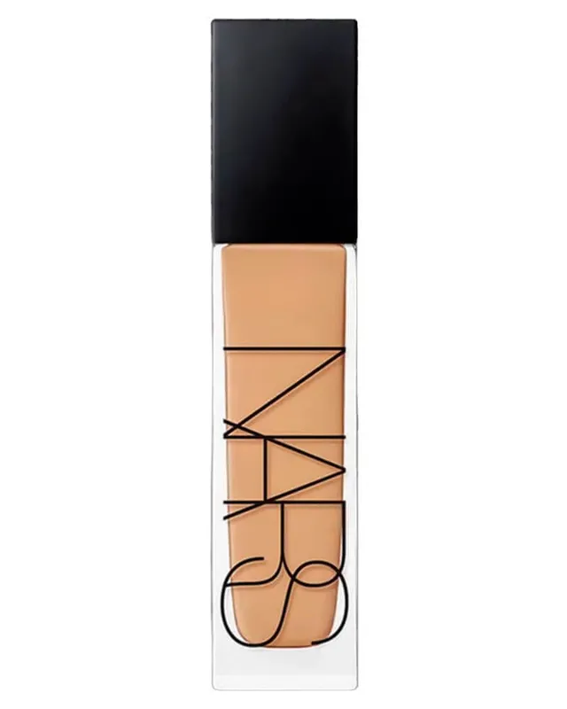 Natural Radiant - Longwear Foundation (#6156)