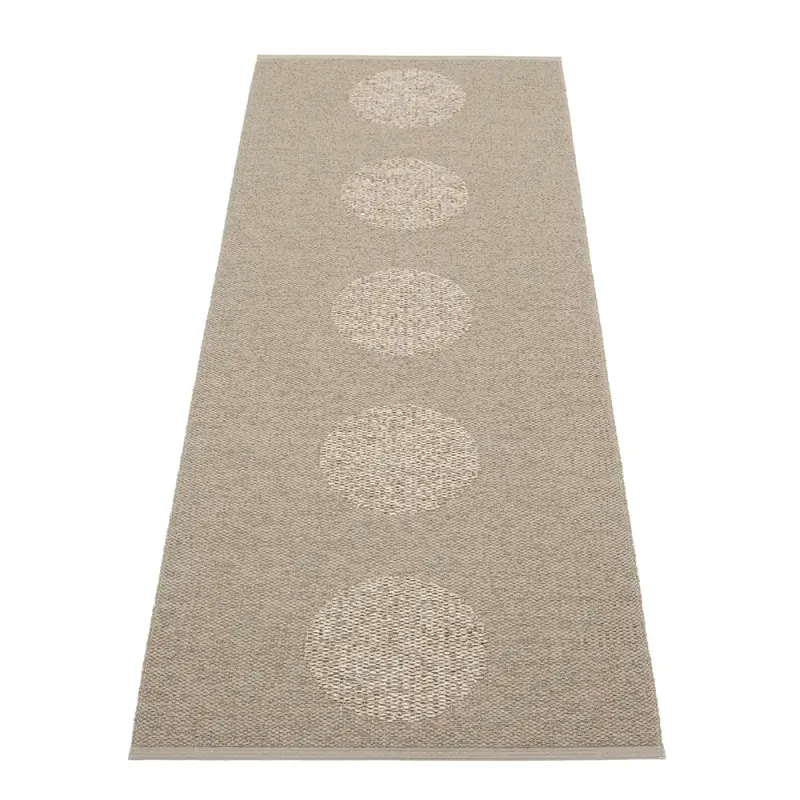 Pappelina, Vera 2.0 matta 70×200 cm Dark Linen