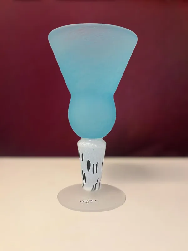Kosta boda – Amazon Vin / Pokal glas turkos design Gunnel Sahlin