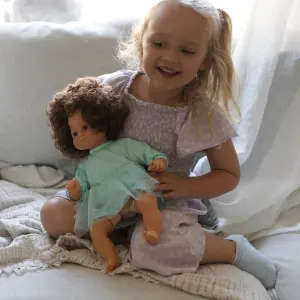 Lillan Docka Mörkt Hår 36 cm Micki