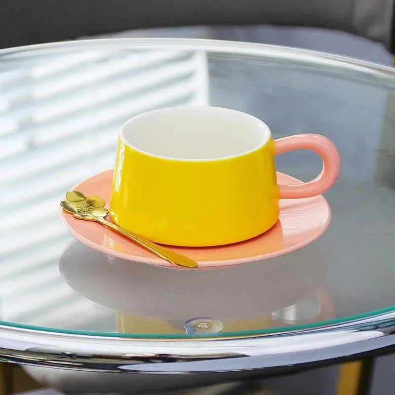 Keramisk kaffekopp med skål og skje-sett Kreative kontrasterende farger Utsøkt retro ettermiddagste-kopp Melk Espresso-krus
