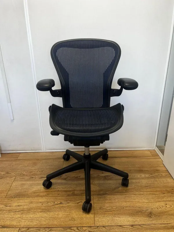 Herman Miller Aeron – Blå – ergonomisk kontorsstol