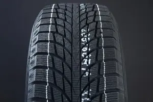 Kumho WinterCraft ice Wi51 ( 245/45 R17 99T, Nordiska vinterdäck )