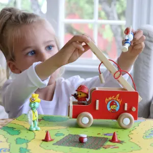 Bamse leksaksbil brandbil i trä