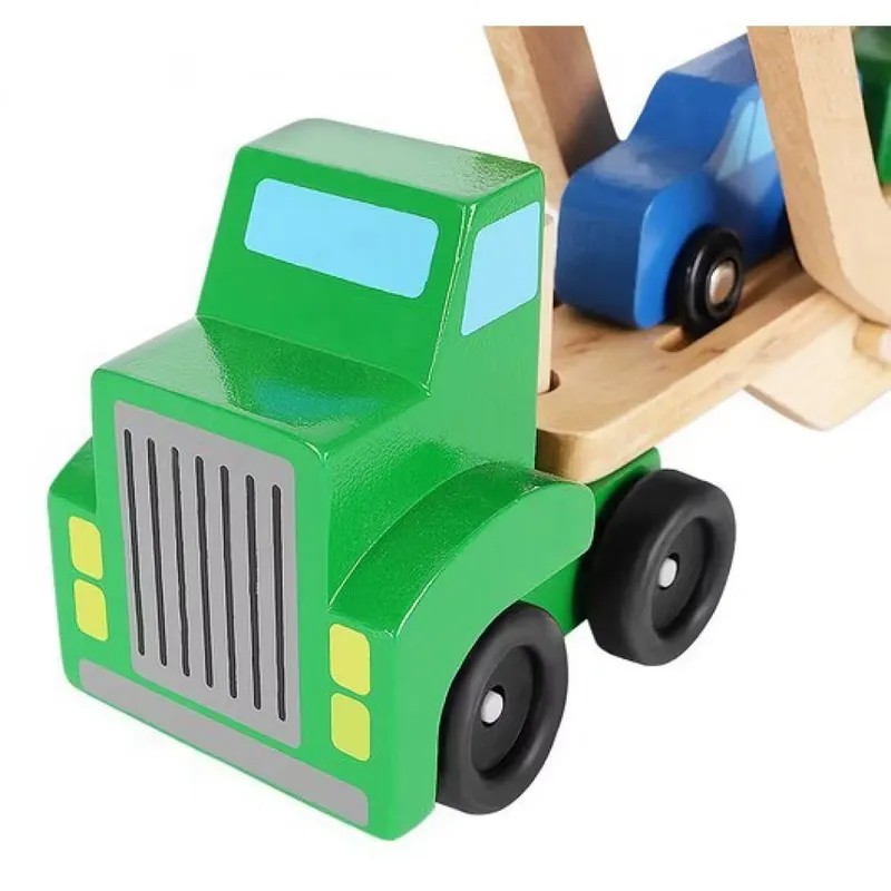 Biltransport med Färgglada Bilar i Trä