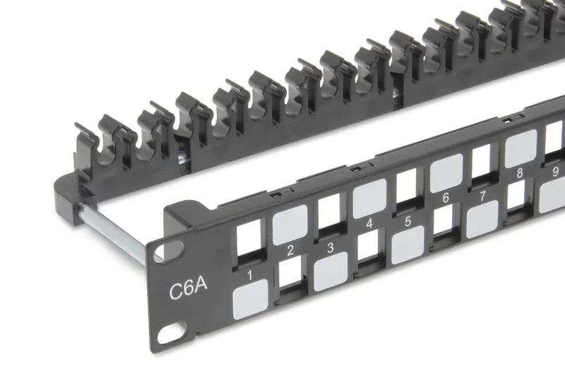 Eurolan 27B-00-24BL-UA Patchpanel obestyckad