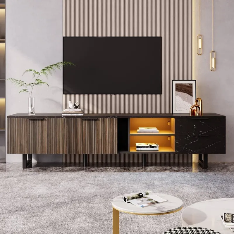 TV-bänk 200 cm med svart marmormönster, LED-belysning, 2 dörrar & 2 lådor, mörk trälook, kompatibel med robotdammsugare