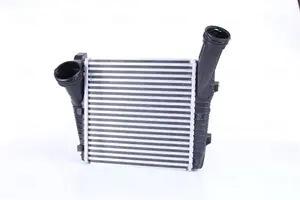 Intercooler NISSENS 96611