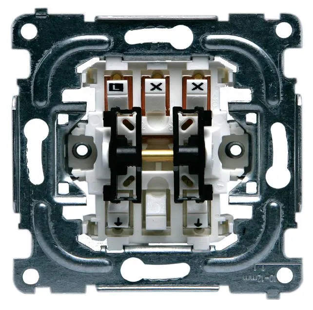 ABB 1067.21 Strömställarinsats 16A, utan klor Kors