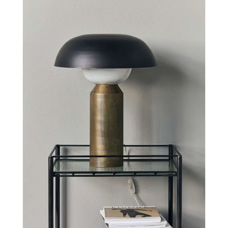 Big Fellow bordslampa i antik mässing - House Doctor – Vardagsrum – Metall