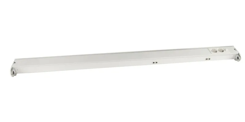 BÄNKBELYSNING 1X36 MED UTTAG VÄNDBAR VIT L1225MM | Beijerbygg Byggmaterial