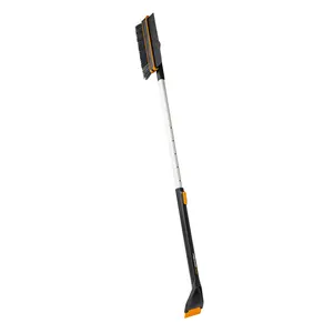 Fiskars 1078492 Isskrapa med roterbar borste
