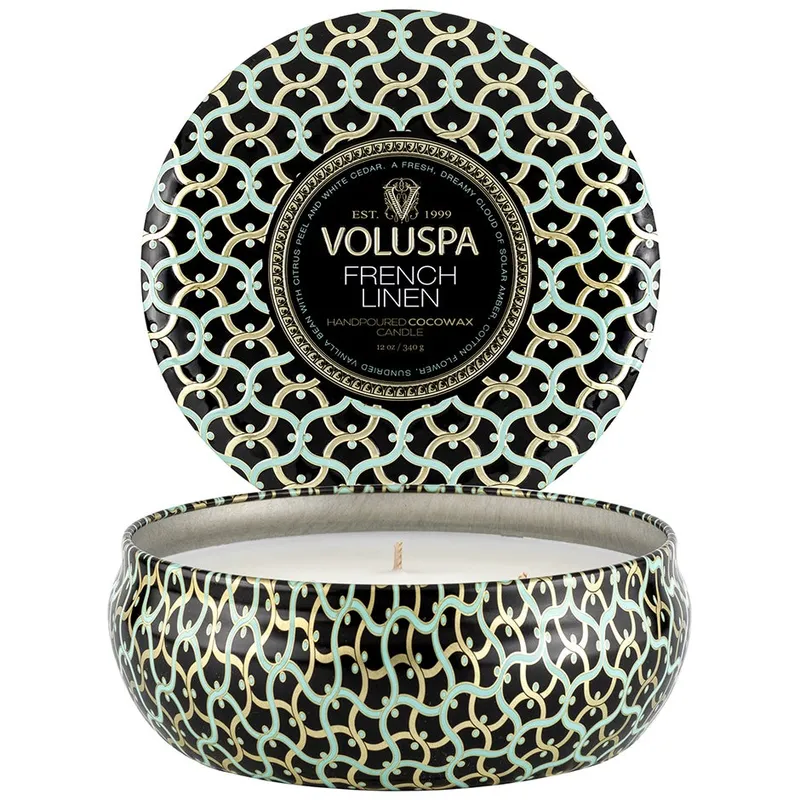 Voluspa Maison Noir 3-wick Tin doftljus 40 timmar French Linen