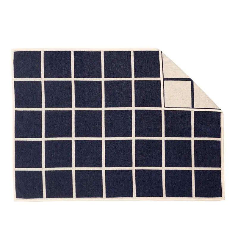 Pappelina, Vävd filt i lammull Criss Dark Blue