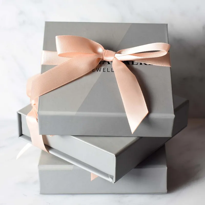 Mirjam B. Halsband