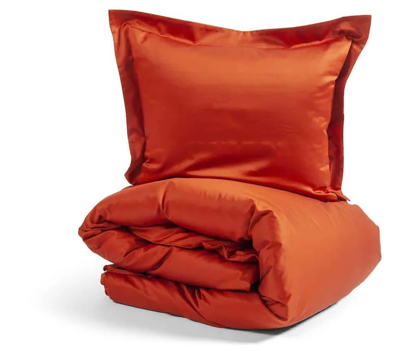 Kosta Örngott – Manchester Satin 50x60cm Terracotta utvald av Glasprinsen
