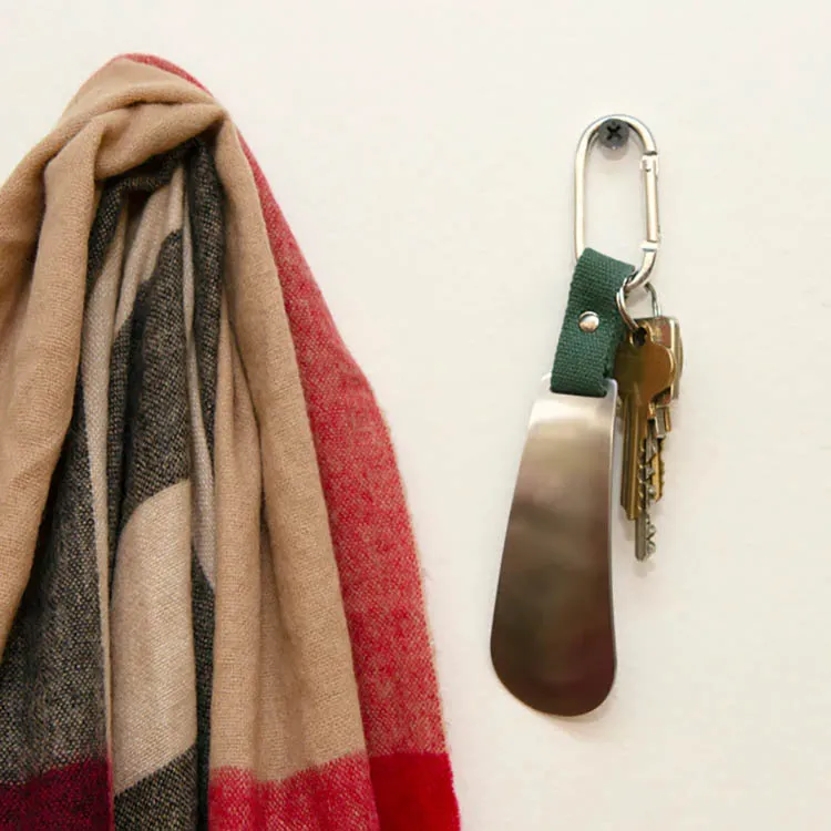 Clippable Shoehorn Kikkerland