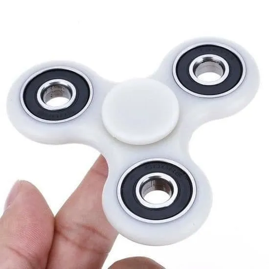 STOEX® Fidget Spinner – Tri-Spinner Fidget Leksak – Hand Spinner – Ultrasnabba Kullager – Fidget Spinner Barn – Vuxen Vit
