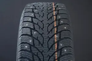 Nokian Hakkapeliitta C4 ( 225/75 R16C 121/120R 10PR Aramid Sidewalls, Dubbade )