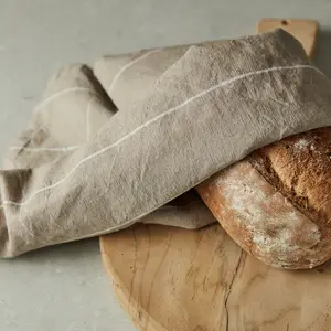 Gripsholm Beige kökshandduk med smala ränder i linne/bomullsblandning
