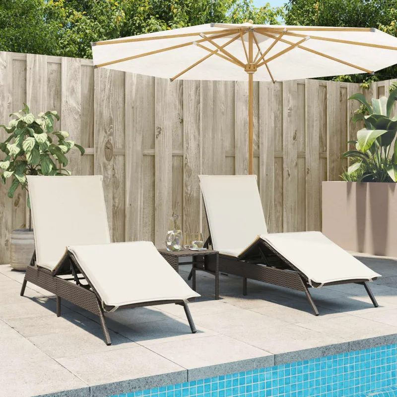 vidaXL Solsängar 2 st med bord brun konstrotting (#3201)