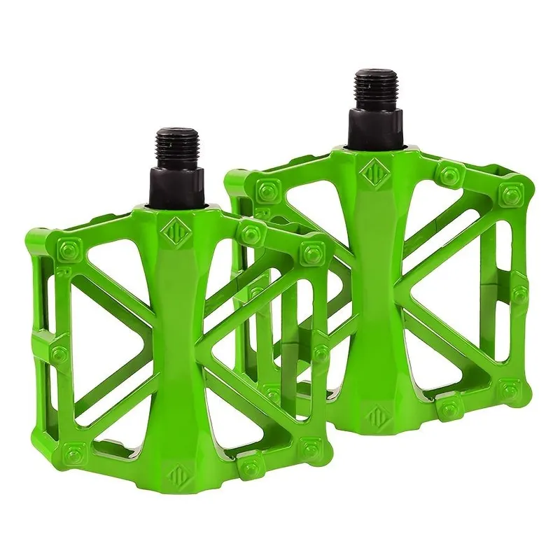 Breda X-formade cykelpedaler i aluminiumlegering - Hållbara för mountainbikes och landsvägscyklar, Svarta grön