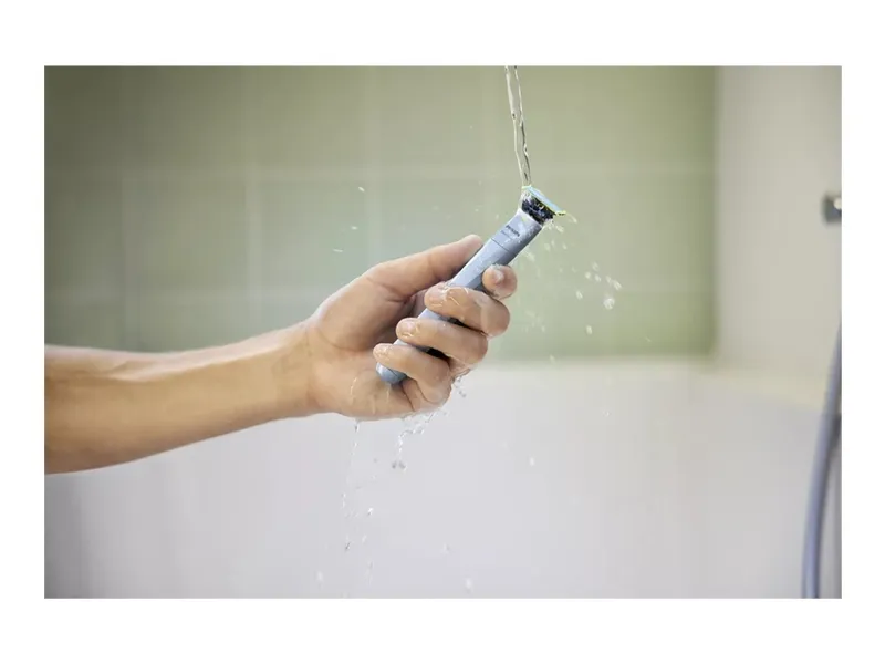 Philips OneBlade 1st Shave QP1324 – Trimmer – sladdlös – himmelsblå