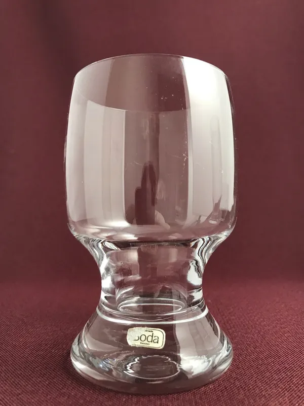 Kosta Boda – Porter – Röd Vin glas- design Signe Persson Melin