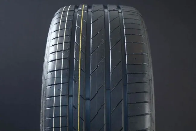 Hankook Ventus evo K137 ( 275/30 ZR19 (96Y) XL 4PR, med fälgskyddslist (MFS) SBL )