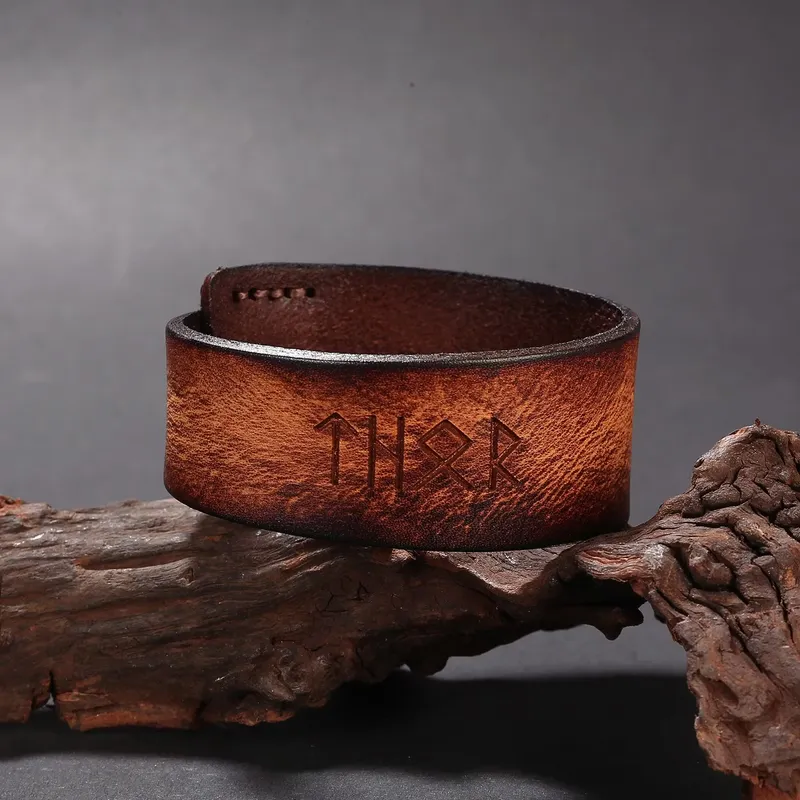 Armband Thor-ᛏᚺᛟᚱ Läder (flera färger)
