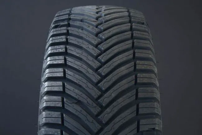 Michelin Agilis CrossClimate ( 215/75 R16C 113/111R 8PR EV Suitable )