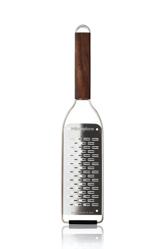 Microplane Master Rivjärn Medium Valnötshandtag