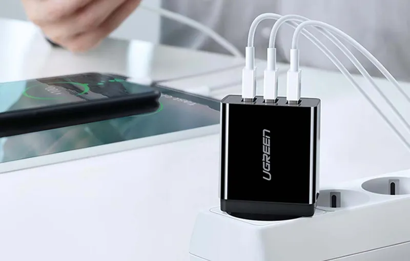 ED013 Väggladdare 3x USB 2.4A - Svart