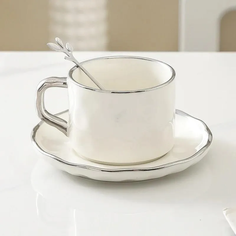 230 ml keramisk kaffekopp med tallerken og skje Europeisk stil ensfarget tekopp og tallerkensett Ettermiddagste Dessert tekopp