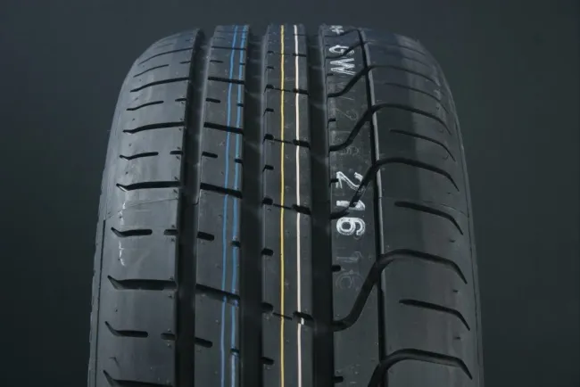 Pirelli P Zero Run Flat ( 225/45 R19 92W *, Run Flat )