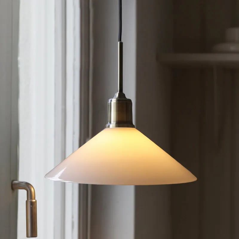 Vela Taklampa Antique Brass/Shiny White - Markslöjd - Vardagsrum - Glas - Med en ljuskälla