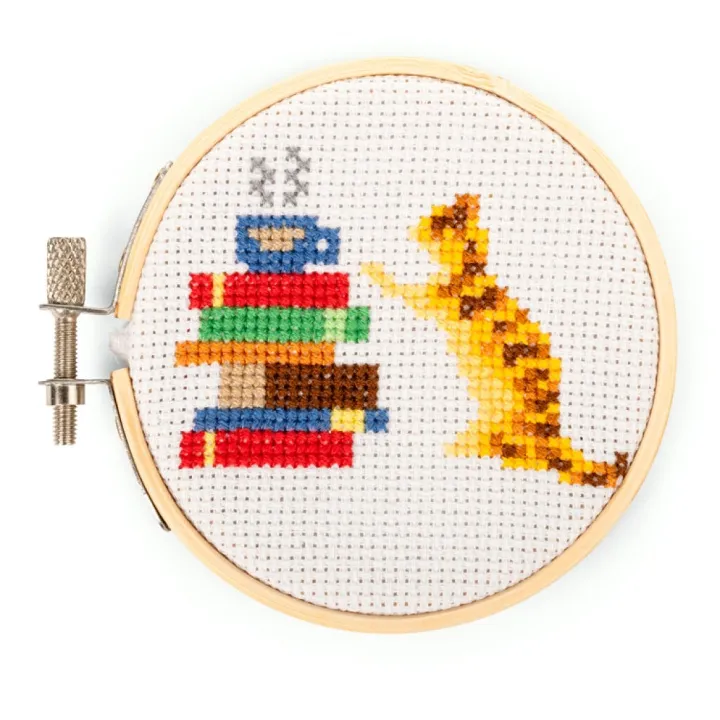 Kikkerland – Cat Mini Cross Stitch Embroidery – (GG269)