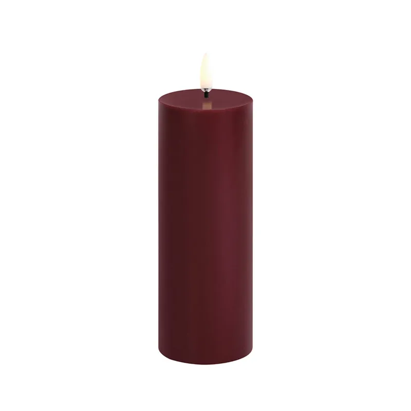 LED-stumpvaxljus 5,8 x 15,2 cm vinröd/slät - Uyuni Lighting - Vardagsrum - Annat