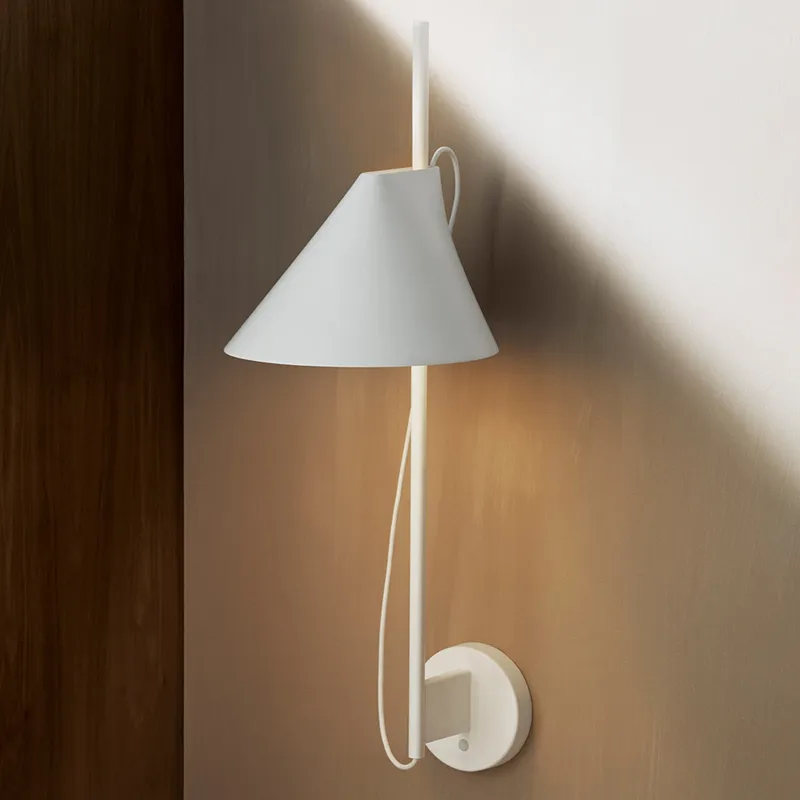 Yuh Vägglampa Vit – Louis Poulsen – Vardagsrum – Design – Metall – Med en ljuskälla