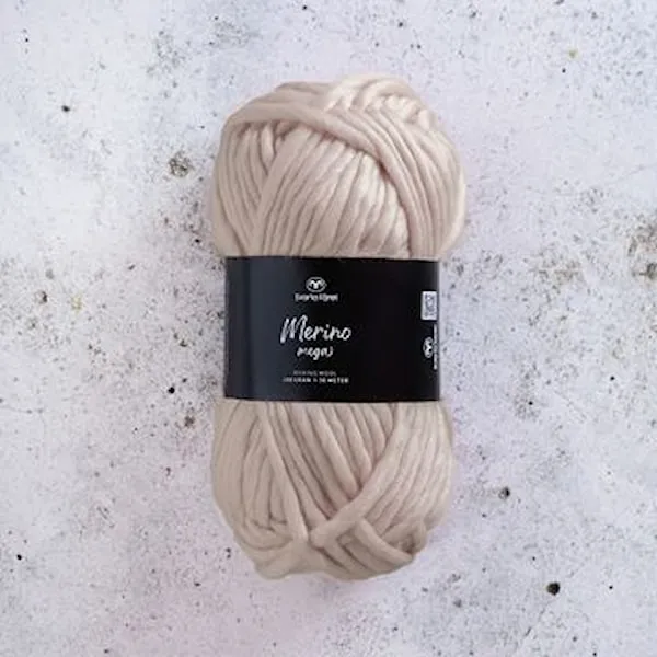 Merino Mega Merino garn 100 gr Soft Girl Beige 414 Svarta Fåret
