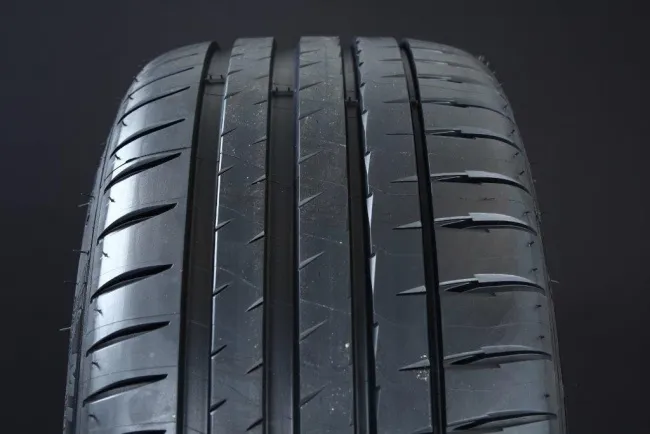 Michelin Pilot Sport EV ( 245/45 R20 103V XL A39, EV Suitable, med fälgskyddslistleiste (FSL) )
