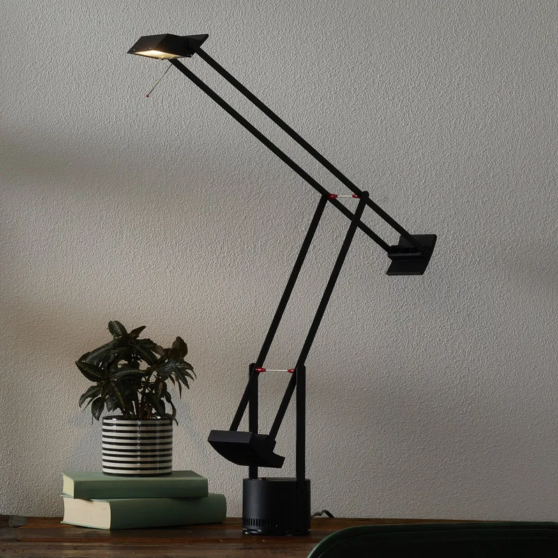 Tizio 35 T Bordslampa Svart – Artemide – Arbetsrum / hemkontor – Design – Metall – Med en ljuskälla